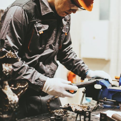 Metāla detaļu un virsmu virpošana un apstrāde