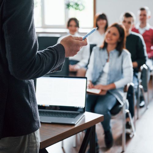 Konferenču un semināru apkalpošana